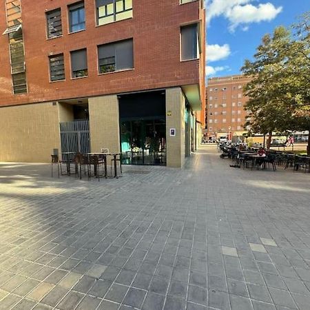 Gran Apartamento A Pie De Calle Валенсия Екстериор снимка