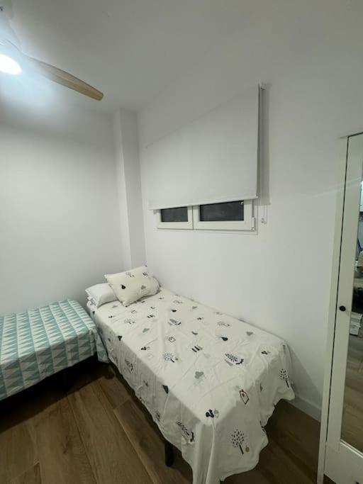 Gran Apartamento A Pie De Calle Валенсия Екстериор снимка