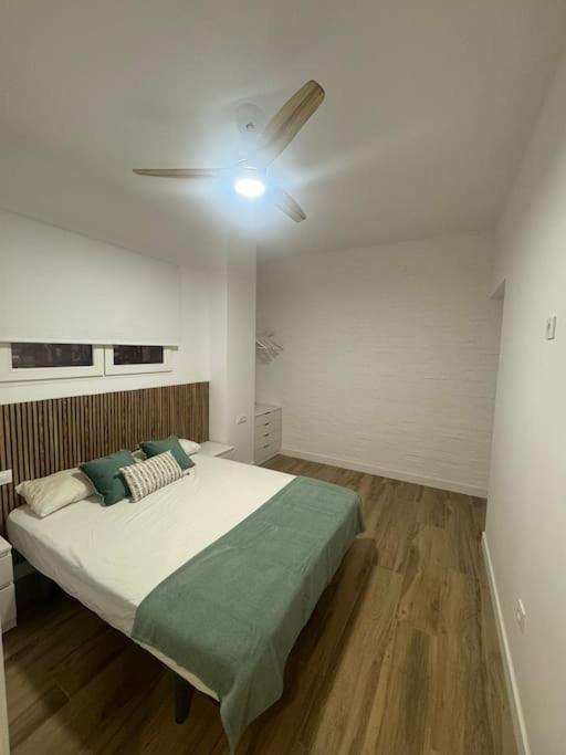 Gran Apartamento A Pie De Calle Валенсия Екстериор снимка