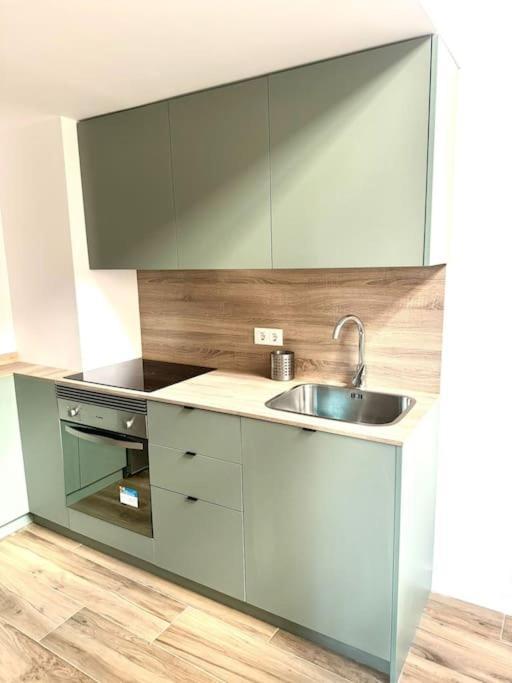 Gran Apartamento A Pie De Calle Валенсия Екстериор снимка