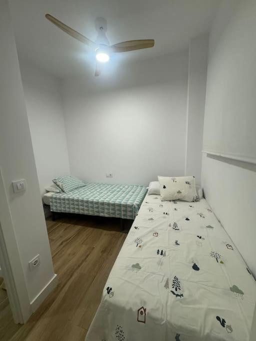 Gran Apartamento A Pie De Calle Валенсия Екстериор снимка