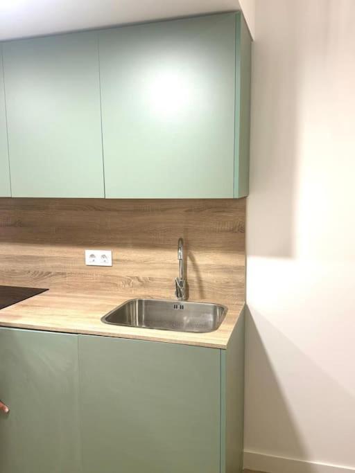 Gran Apartamento A Pie De Calle Валенсия Екстериор снимка