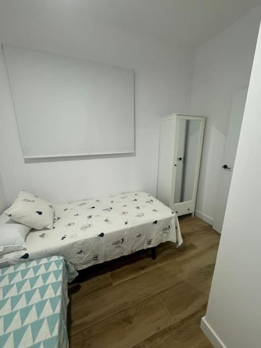 Gran Apartamento A Pie De Calle Валенсия Екстериор снимка