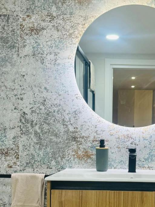 Gran Apartamento A Pie De Calle Валенсия Екстериор снимка