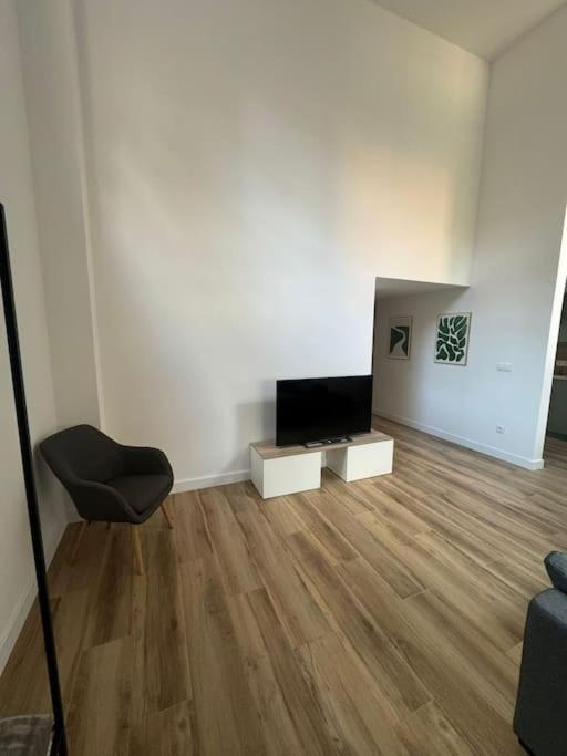 Gran Apartamento A Pie De Calle Валенсия Екстериор снимка