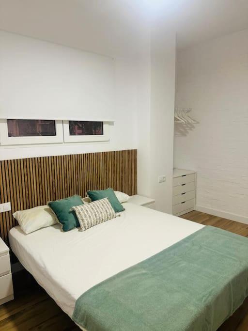 Gran Apartamento A Pie De Calle Валенсия Екстериор снимка